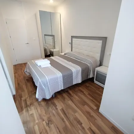 Alicante Suite Centro habitación con baño privado-3